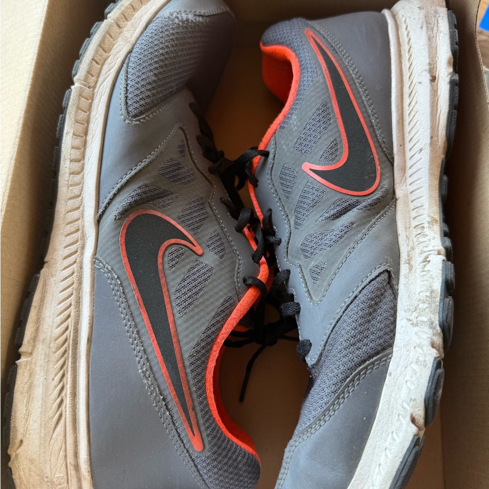 Nike Men's Athletic Shoes in Gray and Orange